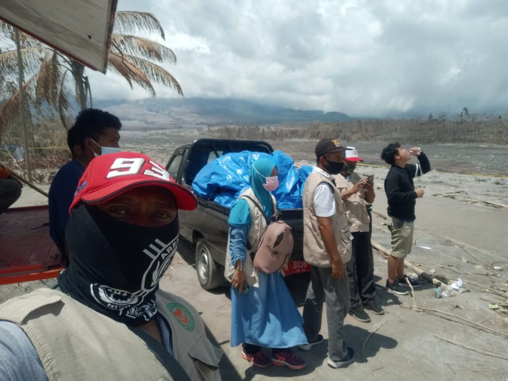 Pengiriman Logistik Erupsi Gunung Semeru